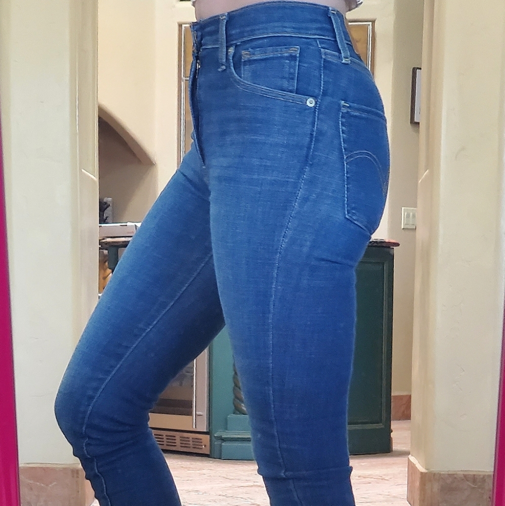 Levi's Mile High Super Skinny Size 24 Jeans